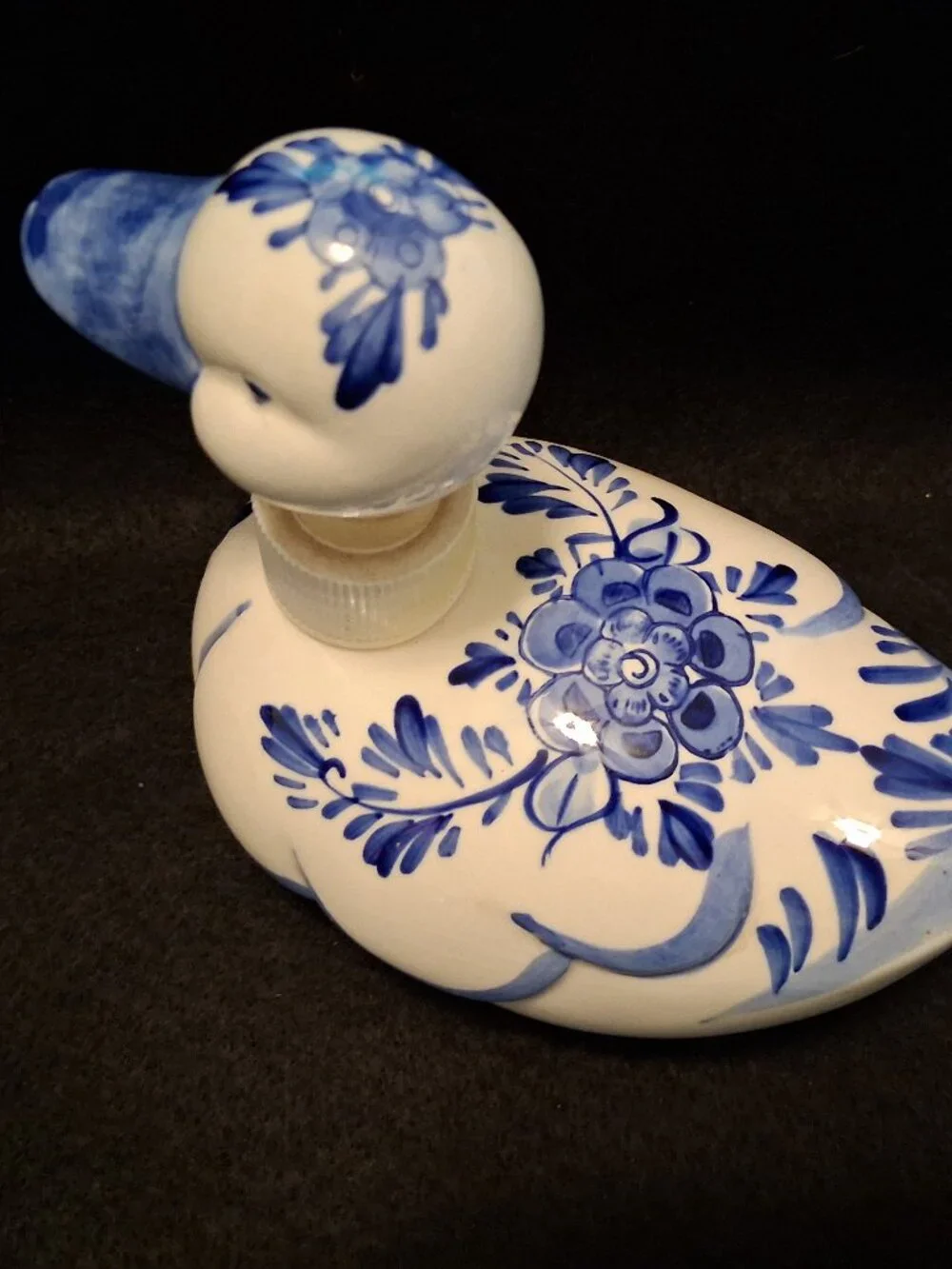 Vintage 60s Hand Painted Delft Porcelain Blue & White Duck Soap Dispenser w/Pump - Picture 3 of 11